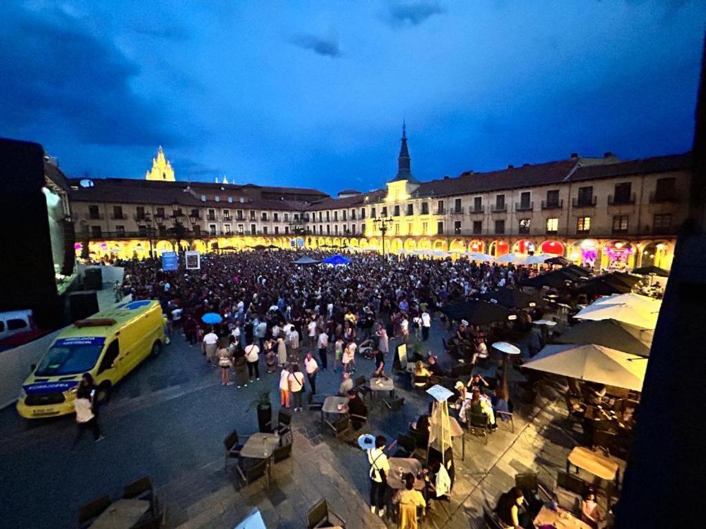 Arquitecto De La Vida- Plaza Mayor León Exterior foto